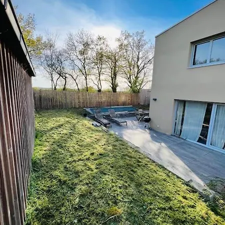 Maison Spacieuse + Terrasse 아파트 생헤블랑